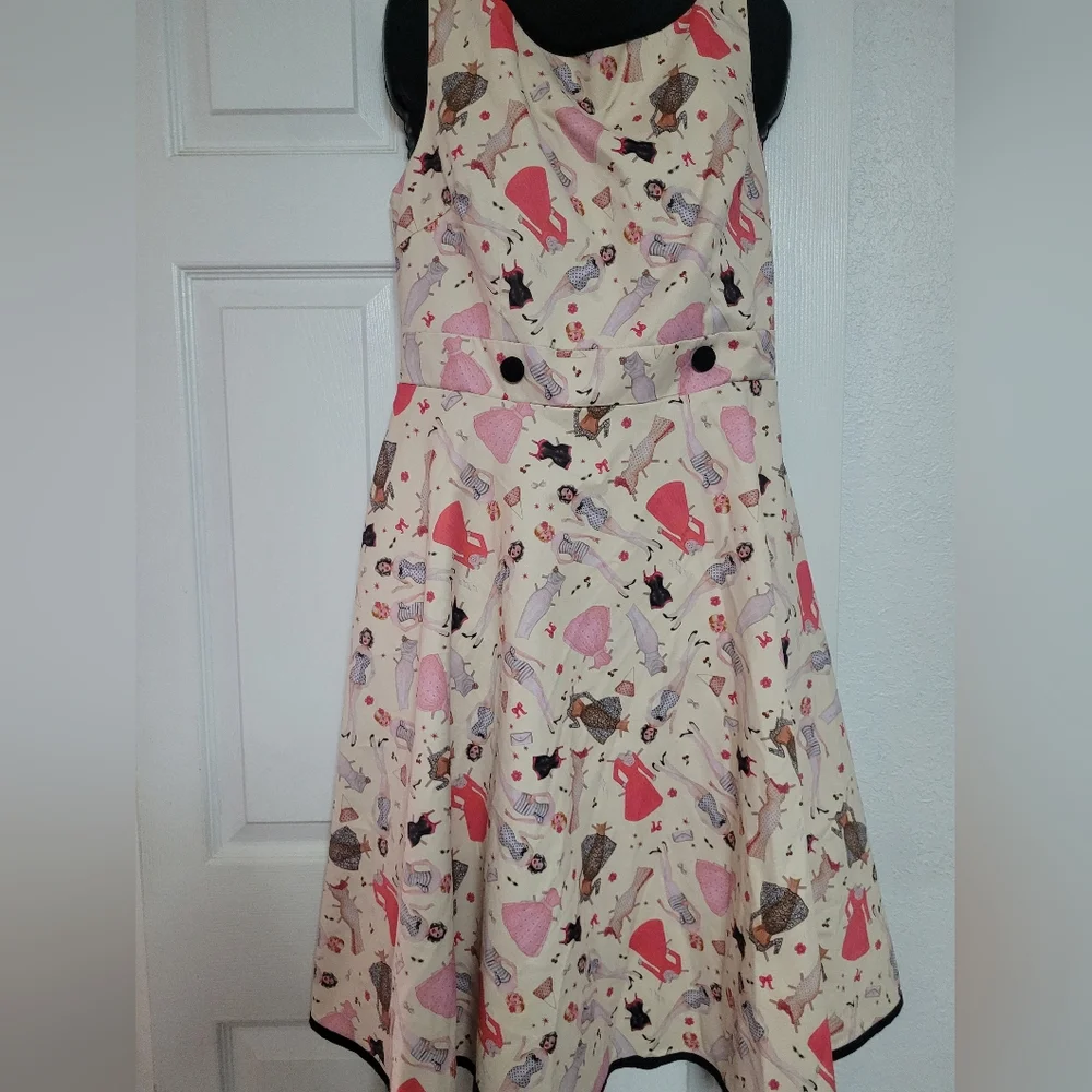 Vintage Style Dress with Retro Print - Picture 1 of 11